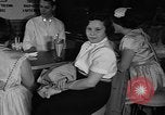 Immagine di Il sovrappeso gioventù in America New York City USA, 1955, secondo 51 filmato di repertorio 65675044722
