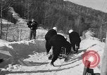Immagine di Olympic prove di bob Lake Placid New York USA, 1955, secondo 11 filmato di repertorio 65675044724