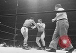 Immagine di Golden orientale divisione guanti New York City USA, 1955, secondo 8 filmato di repertorio 65675044725