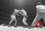 Immagine di Golden orientale divisione guanti New York City USA, 1955, secondo 9 filmato di repertorio 65675044725