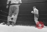 Immagine di Golden orientale divisione guanti New York City USA, 1955, secondo 11 filmato di repertorio 65675044725
