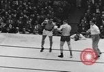 Immagine di Golden orientale divisione guanti New York City USA, 1955, secondo 13 filmato di repertorio 65675044725