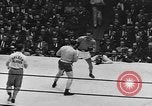 Immagine di Golden orientale divisione guanti New York City USA, 1955, secondo 16 filmato di repertorio 65675044725