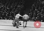 Immagine di Golden orientale divisione guanti New York City USA, 1955, secondo 30 filmato di repertorio 65675044725