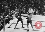 Immagine di Golden orientale divisione guanti New York City USA, 1955, secondo 38 filmato di repertorio 65675044725