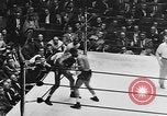 Immagine di Golden orientale divisione guanti New York City USA, 1955, secondo 40 filmato di repertorio 65675044725