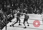 Immagine di Golden orientale divisione guanti New York City USA, 1955, secondo 41 filmato di repertorio 65675044725