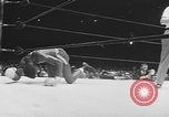 Immagine di Golden orientale divisione guanti New York City USA, 1955, secondo 48 filmato di repertorio 65675044725
