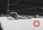 Immagine di Golden orientale divisione guanti New York City USA, 1955, secondo 49 filmato di repertorio 65675044725