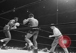 Immagine di Golden orientale divisione guanti New York City USA, 1955, secondo 57 filmato di repertorio 65675044725