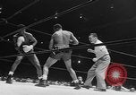 Immagine di Golden orientale divisione guanti New York City USA, 1955, secondo 58 filmato di repertorio 65675044725