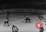 Immagine di Amatoriale Campionato di Hockey Germania, 1955, secondo 6 filmato di repertorio 65675044726