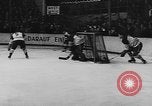 Immagine di Amatoriale Campionato di Hockey Germania, 1955, secondo 12 filmato di repertorio 65675044726