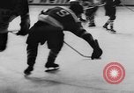 Immagine di Amatoriale Campionato di Hockey Germania, 1955, secondo 23 filmato di repertorio 65675044726