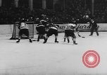 Immagine di Amatoriale Campionato di Hockey Germania, 1955, secondo 26 filmato di repertorio 65675044726