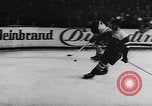 Immagine di Amatoriale Campionato di Hockey Germania, 1955, secondo 31 filmato di repertorio 65675044726
