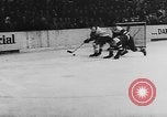 Immagine di Amatoriale Campionato di Hockey Germania, 1955, secondo 33 filmato di repertorio 65675044726