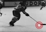 Immagine di Amatoriale Campionato di Hockey Germania, 1955, secondo 47 filmato di repertorio 65675044726
