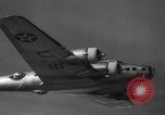 Standbild B-17-Bomber der Vereinigten Staaten California United States USA, 1940, aus Sekunde 25 historischem Filmmaterial Videoclip 65675044737