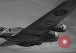 Standbild B-17-Bomber der Vereinigten Staaten California United States USA, 1940, aus Sekunde 34 historischem Filmmaterial Videoclip 65675044737