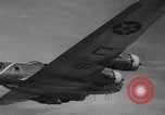 Standbild B-17-Bomber der Vereinigten Staaten California United States USA, 1940, aus Sekunde 35 historischem Filmmaterial Videoclip 65675044737