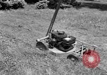 Image éduqués tondeuse à gazon New Jersey United States USA, 1953, de la seconde 25 séquences d'archives historiques vidéo 65675044745