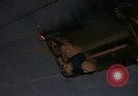 Image la réparation de dommages dus à une collision Naples Italie, 1965, de la seconde 19 séquences d'archives historiques vidéo 65675044750