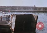 Image la réparation de dommages dus à une collision Naples Italie, 1965, de la seconde 4 séquences d'archives historiques vidéo 65675044751