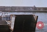Image la réparation de dommages dus à une collision Naples Italie, 1965, de la seconde 5 séquences d'archives historiques vidéo 65675044751