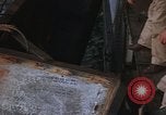 Image la réparation de dommages dus à une collision Naples Italie, 1965, de la seconde 25 séquences d'archives historiques vidéo 65675044751