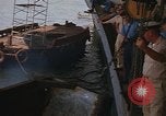 Image la réparation de dommages dus à une collision Naples Italie, 1965, de la seconde 29 séquences d'archives historiques vidéo 65675044751