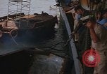 Image la réparation de dommages dus à une collision Naples Italie, 1965, de la seconde 30 séquences d'archives historiques vidéo 65675044751