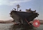 Image la réparation de dommages dus à une collision Naples Italie, 1965, de la seconde 12 séquences d'archives historiques vidéo 65675044752