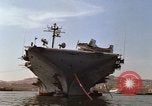 Image la réparation de dommages dus à une collision Naples Italie, 1965, de la seconde 15 séquences d'archives historiques vidéo 65675044752