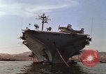 Image la réparation de dommages dus à une collision Naples Italie, 1965, de la seconde 16 séquences d'archives historiques vidéo 65675044752