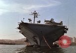 Image la réparation de dommages dus à une collision Naples Italie, 1965, de la seconde 18 séquences d'archives historiques vidéo 65675044752