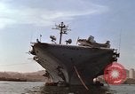Image la réparation de dommages dus à une collision Naples Italie, 1965, de la seconde 19 séquences d'archives historiques vidéo 65675044752