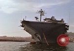 Image la réparation de dommages dus à une collision Naples Italie, 1965, de la seconde 26 séquences d'archives historiques vidéo 65675044752