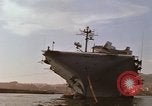 Image la réparation de dommages dus à une collision Naples Italie, 1965, de la seconde 28 séquences d'archives historiques vidéo 65675044752