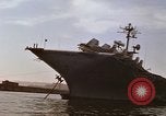 Image la réparation de dommages dus à une collision Naples Italie, 1965, de la seconde 31 séquences d'archives historiques vidéo 65675044752