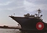 Image la réparation de dommages dus à une collision Naples Italie, 1965, de la seconde 34 séquences d'archives historiques vidéo 65675044752