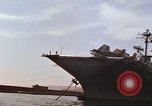 Image la réparation de dommages dus à une collision Naples Italie, 1965, de la seconde 40 séquences d'archives historiques vidéo 65675044752