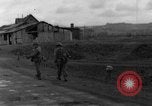 Standbild 99 Infanterie Division Wetzlar Deutschland, 1945, aus Sekunde 8 historischem Filmmaterial Videoclip 65675044755