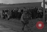 Standbild 99 Infanterie Division Wetzlar Deutschland, 1945, aus Sekunde 13 historischem Filmmaterial Videoclip 65675044755