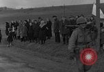Standbild 99 Infanterie Division Wetzlar Deutschland, 1945, aus Sekunde 14 historischem Filmmaterial Videoclip 65675044755