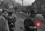 Standbild 99 Infanterie Division Wetzlar Deutschland, 1945, aus Sekunde 24 historischem Filmmaterial Videoclip 65675044755