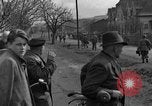 Standbild 99 Infanterie Division Wetzlar Deutschland, 1945, aus Sekunde 25 historischem Filmmaterial Videoclip 65675044755