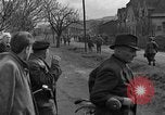 Standbild 99 Infanterie Division Wetzlar Deutschland, 1945, aus Sekunde 26 historischem Filmmaterial Videoclip 65675044755