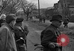 Standbild 99 Infanterie Division Wetzlar Deutschland, 1945, aus Sekunde 27 historischem Filmmaterial Videoclip 65675044755