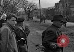 Standbild 99 Infanterie Division Wetzlar Deutschland, 1945, aus Sekunde 28 historischem Filmmaterial Videoclip 65675044755